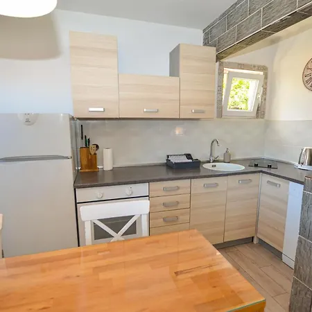 Apartman Iris *