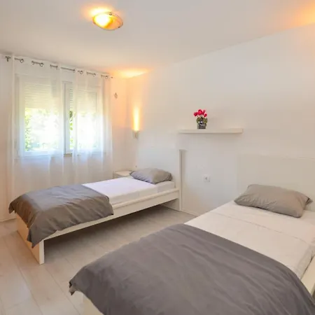 Iris Διαμέρισμα