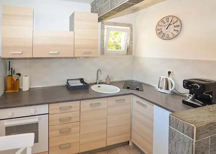 Iris Διαμέρισμα *