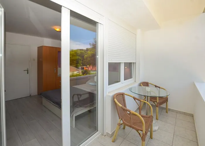 Iris Διαμέρισμα *