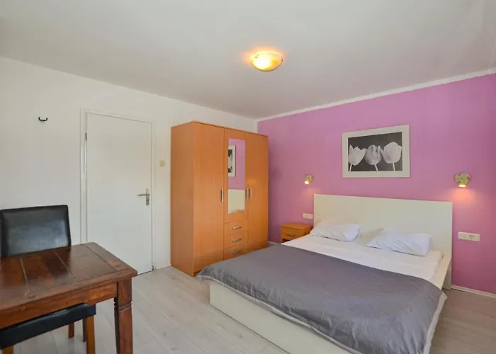 Iris Διαμέρισμα *